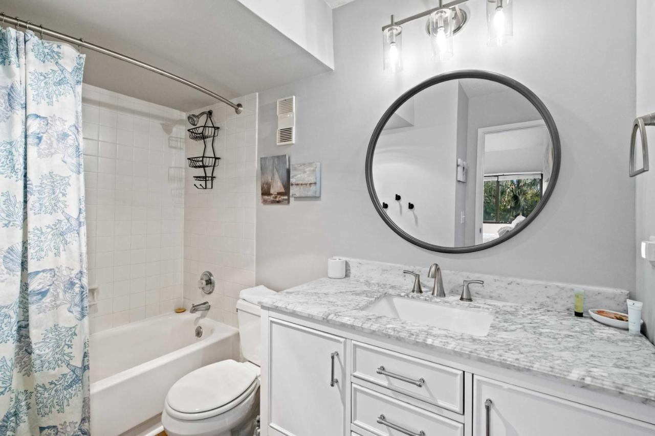 Coastal Oasis With Pool - Walk To Coligny Beach Park Hilton Head Island Exterior foto